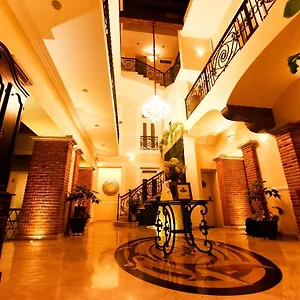 Nueva Luna Boutique Hotel